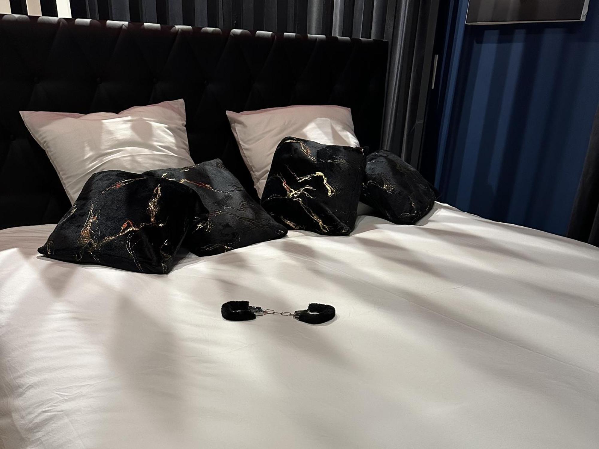 Roomandx-Loveroom-Caen-Bayeux Le Fresne-Camilly Zewnętrze zdjęcie